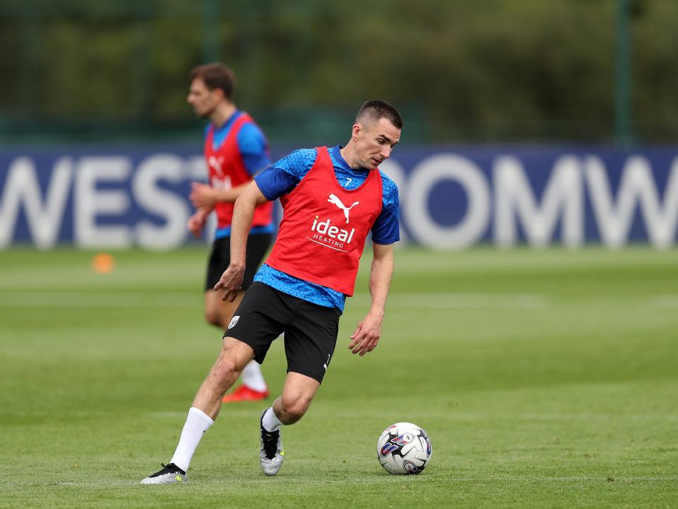 Jed Wallace on the ball in training 