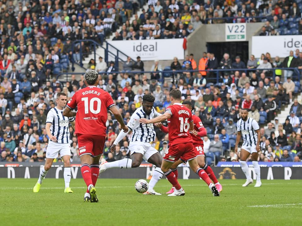 Cedric Kipre shoots at goal against Middlesbrough