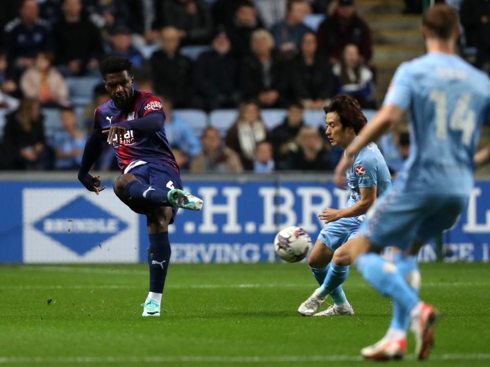 Cedric Kipre passes the ball against Coventry