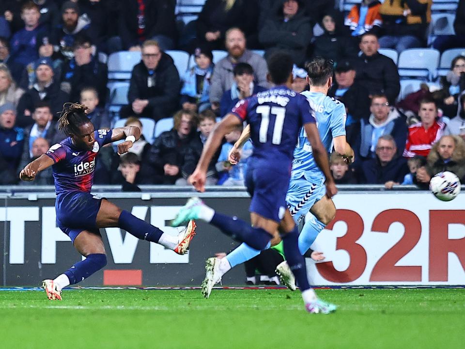 Brandon Thomas-Asante shoots towards goal against Coventry City