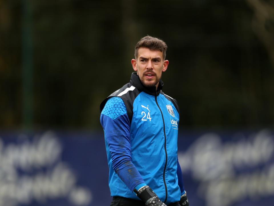 Alex Palmer looking forward in training