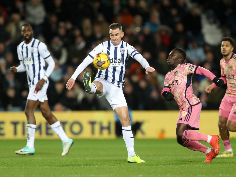 Jed Wallace controlling the ball against Leeds