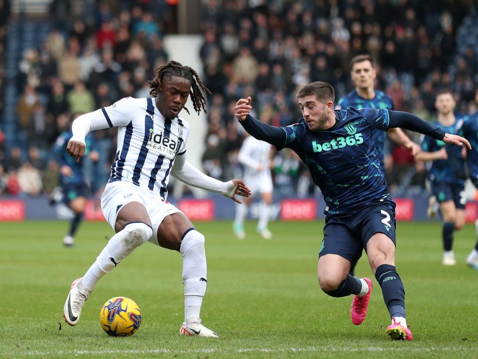 Brandon Thomas-Asante on the ball against Stoke