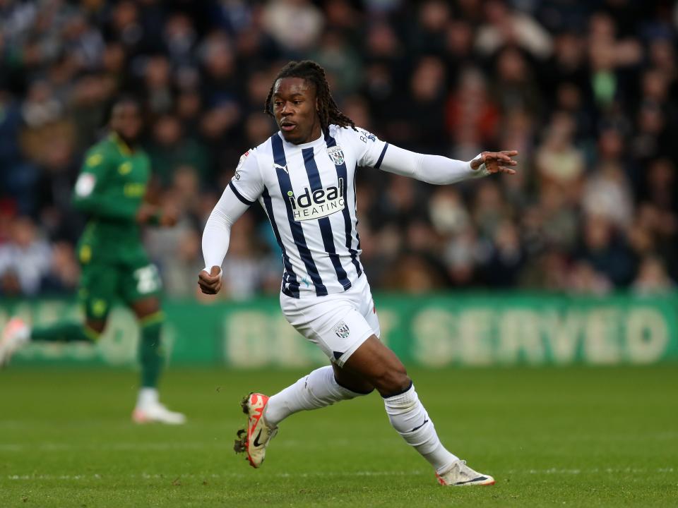 Brandon Thomas-Asante in action against Norwich 