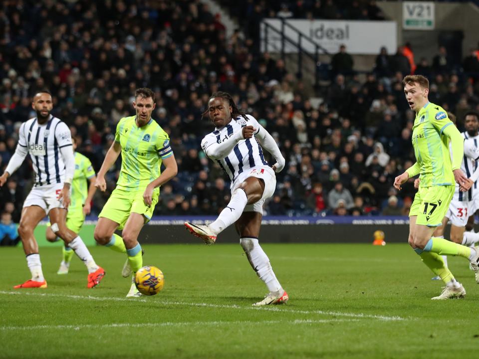 Brandon Thomas-Asante shoots and scores against Blackburn