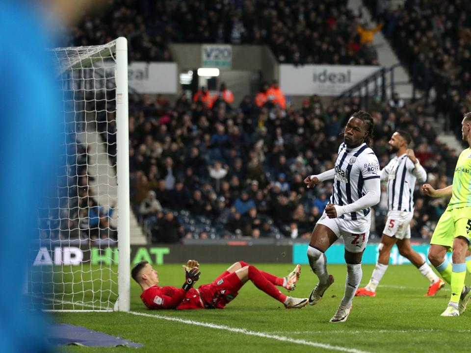 Brandon Thomas-Asante celebrates scoring his second against Blackburn 