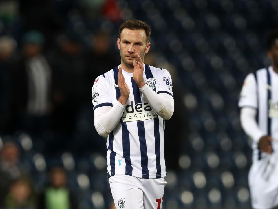 Andi Weimann applauds Albion fans after beating Cardiff 