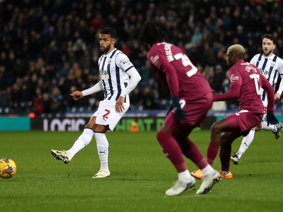 Darnell Furlong passing the ball against Cardiff City