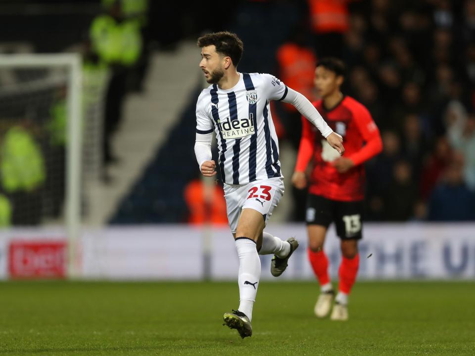 Mikey Johnston in action against Blues