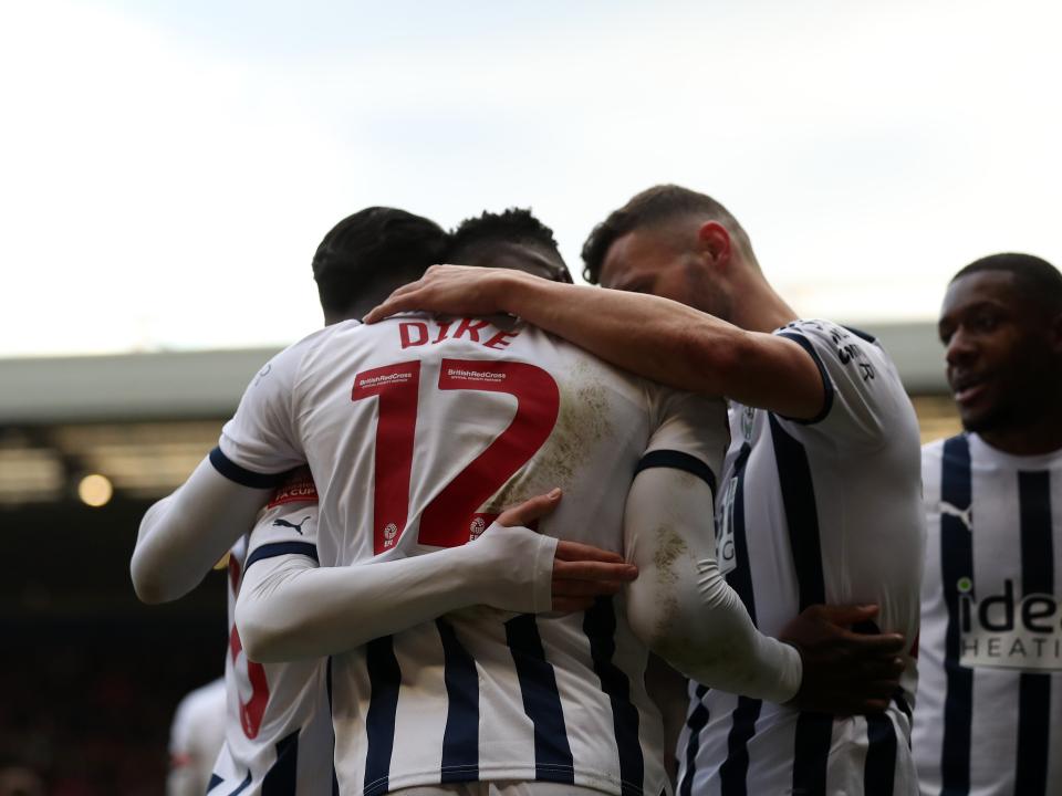 An image of Daryl Dike and his teammates