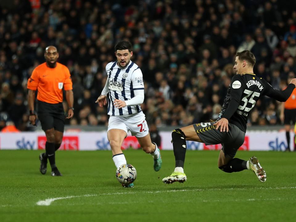 An image of Alex Mowatt on the ball against Southampton
