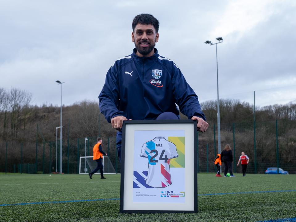 Ajay Gill with his Community Captain award