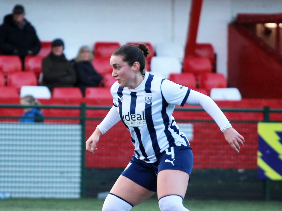 Fran Orthodoxou in action for Albion Women, in home colours.