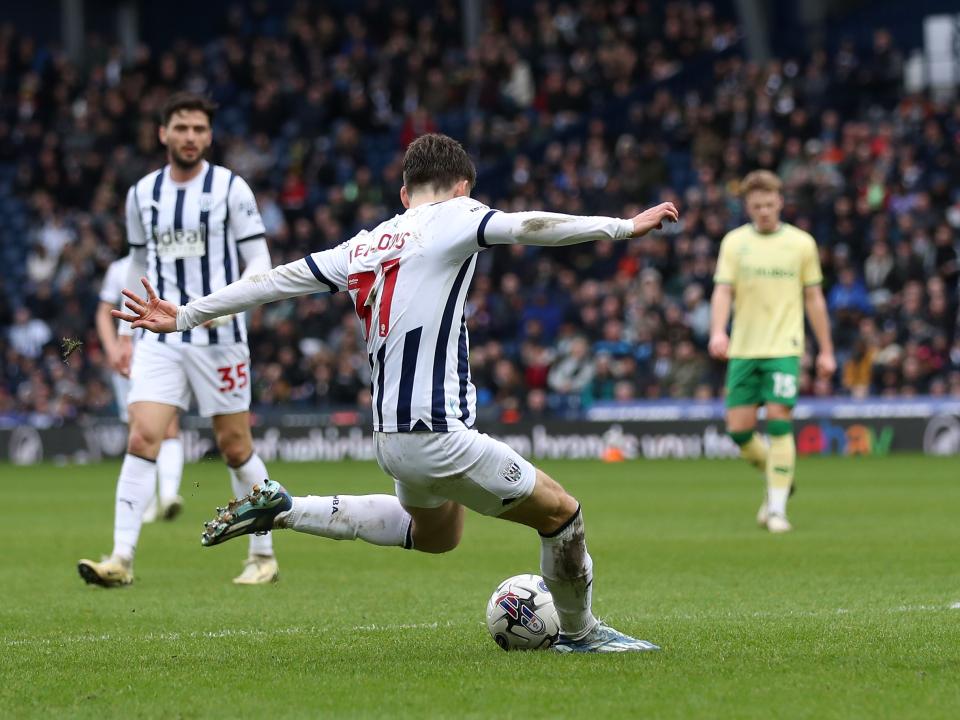 Tom Fellows shoots and scores against Bristol City