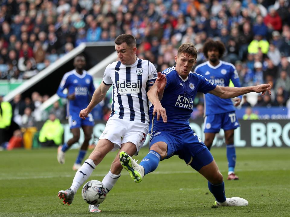 Jed Wallace in action, in home colours.