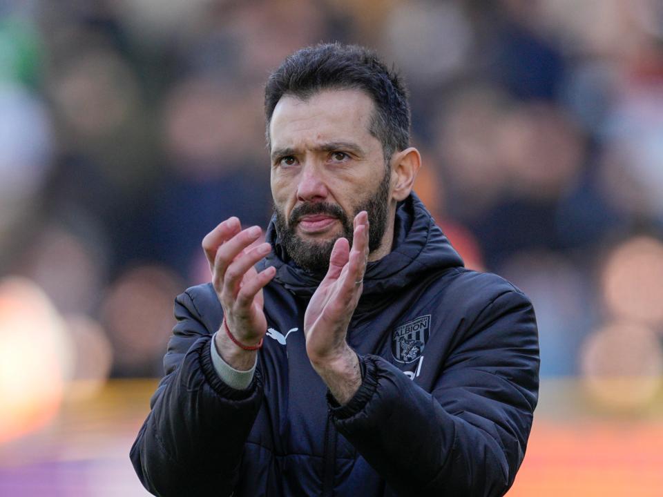 Carlos Corberán applauding Albion fans 