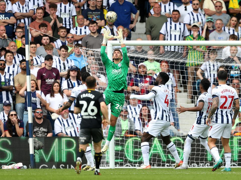 A general action shot with several players in of Albion's game against Southampton 