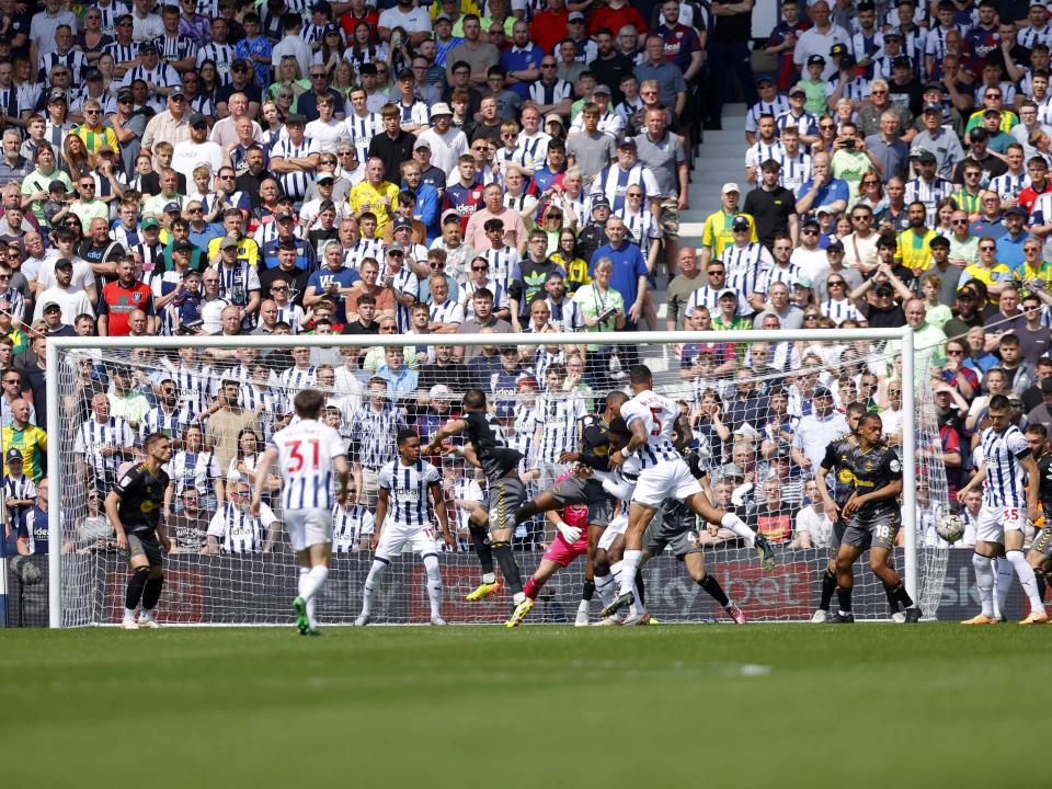 An image of Albion trying to score a corner against Southampton