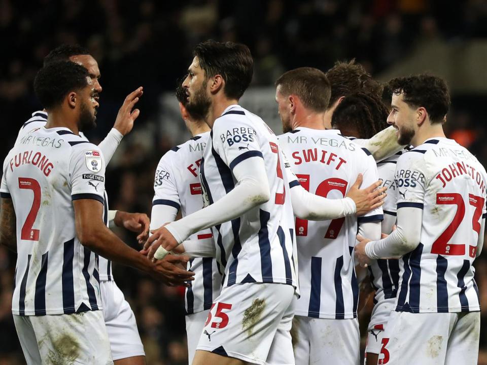 An image of Albion's 2023/24 senior men's team celebrating a goal