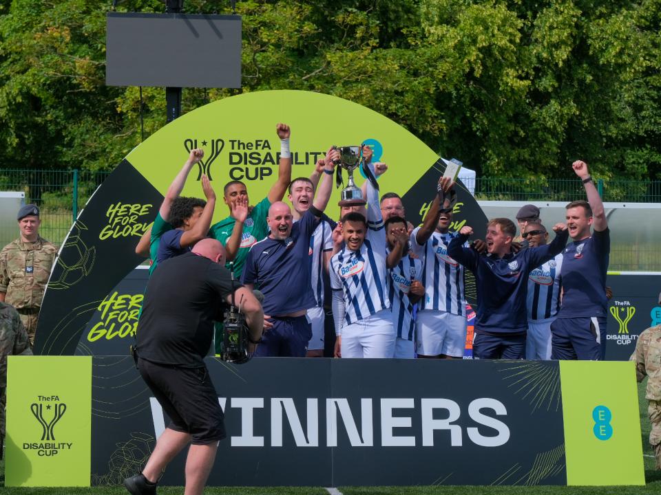 Albion Blind celebrate their victory.