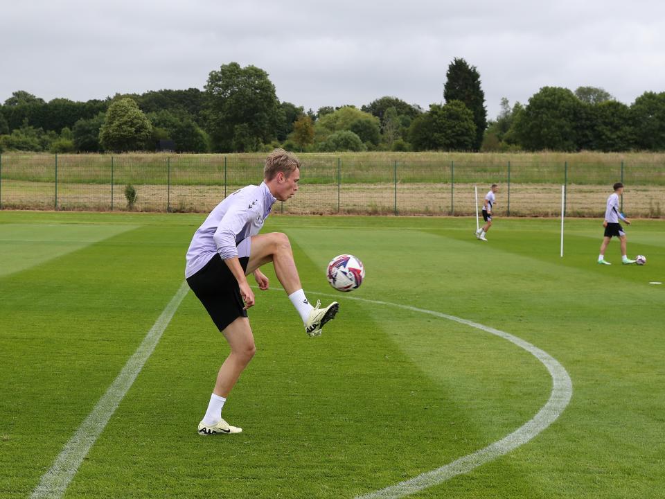 Torbjørn Heggem controlling the ball during a training session 