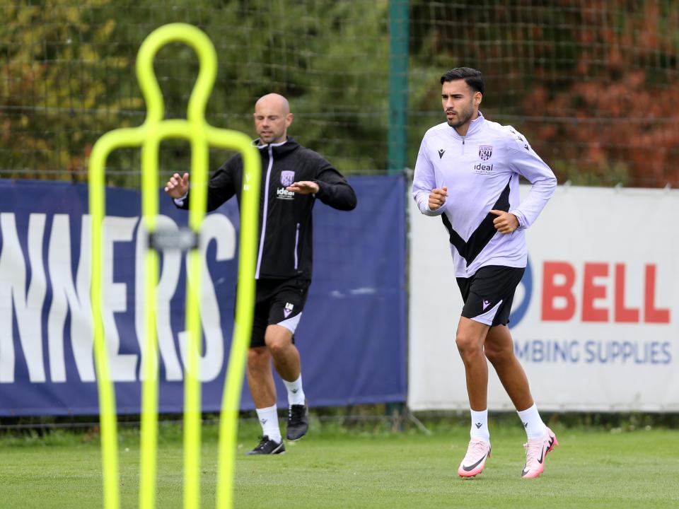 Gianluca Frabotta running in training 