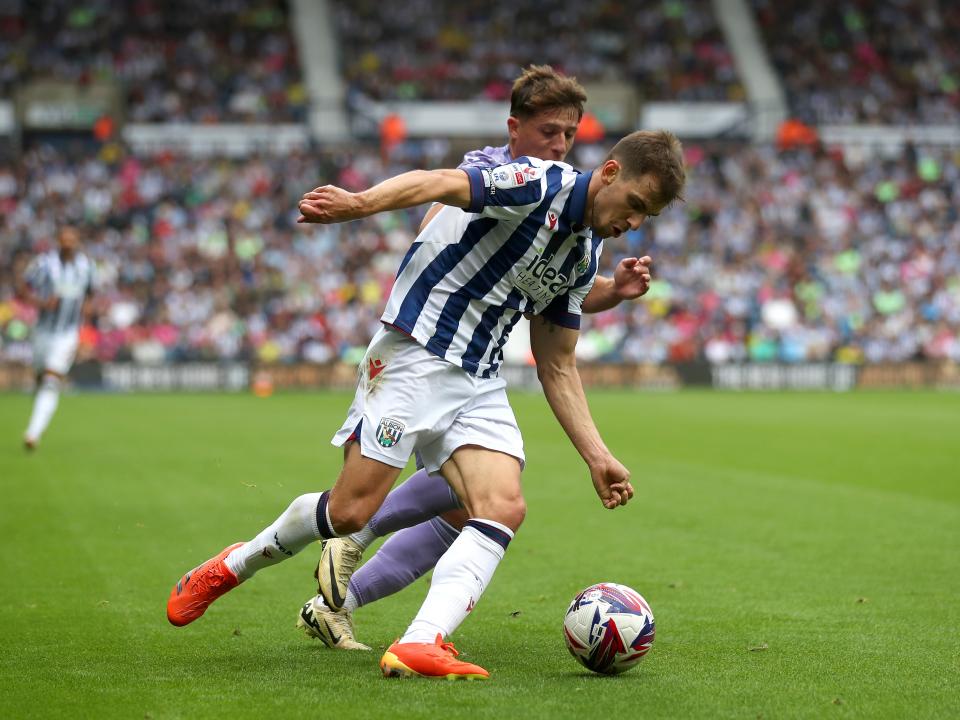 Jayson Molumby on the ball against Swansea