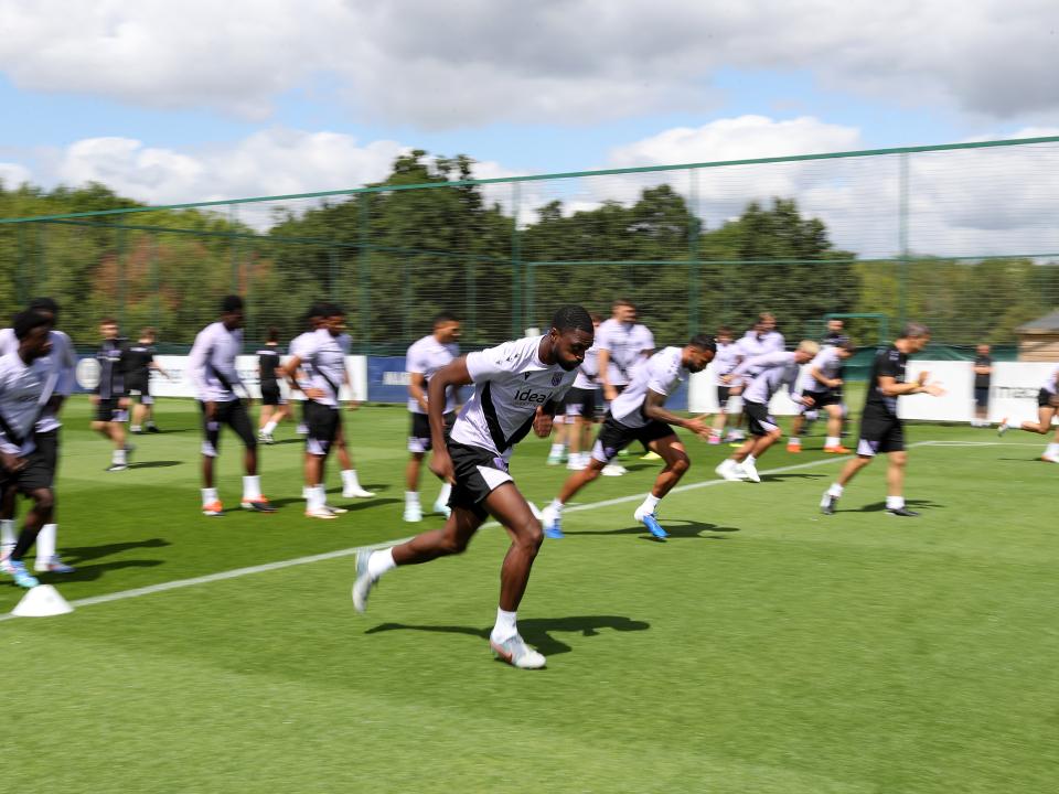Semi Ajayi running forward in training 