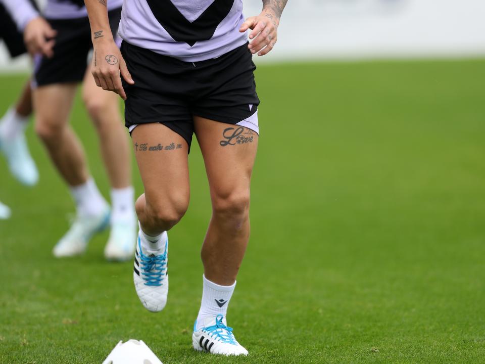 Uroš Račić's legs and boots 