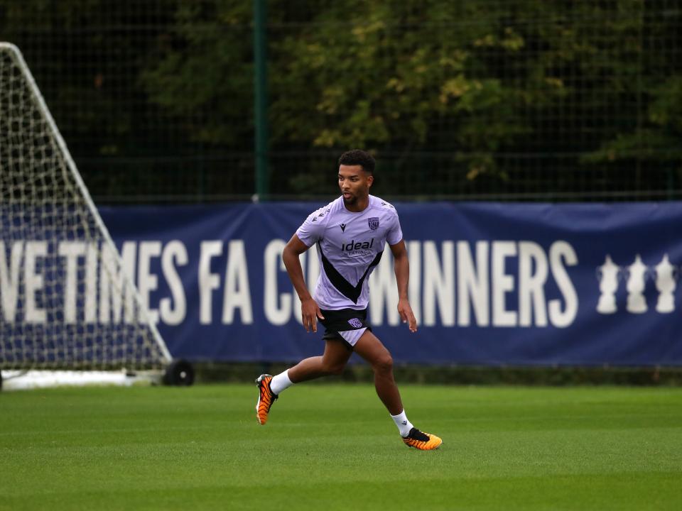 Mason Holgate running out on the training pitch