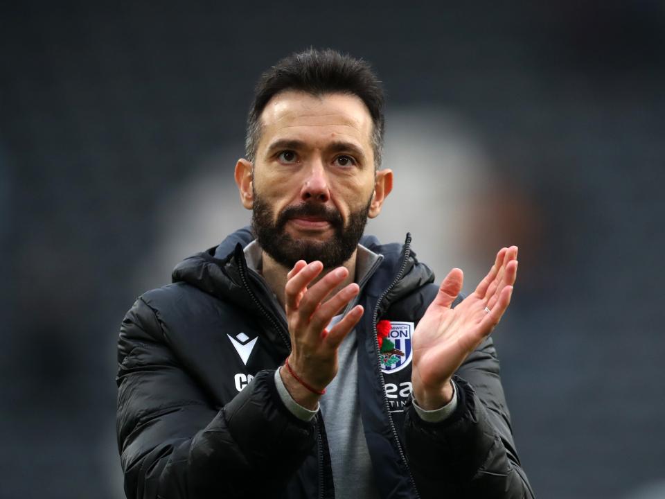 Carlos Corberán applauds Albion fans at Hull