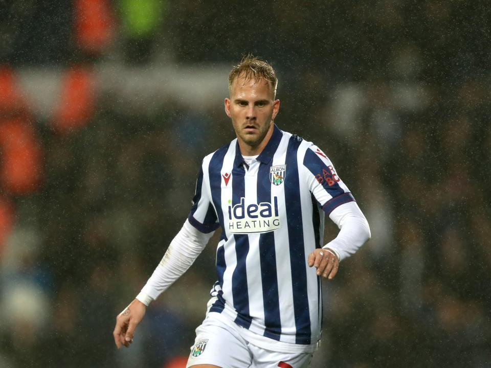 Uroš Račić in action against Norwich City 
