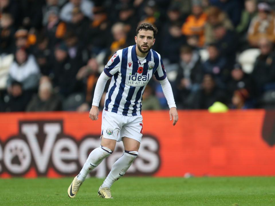 Mikey Johnston running forward against Hull