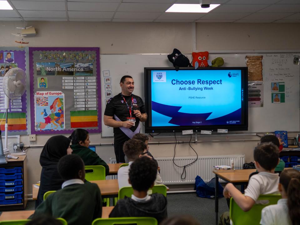 Glenn Short delivers an Anti-Bullying Week workshop.