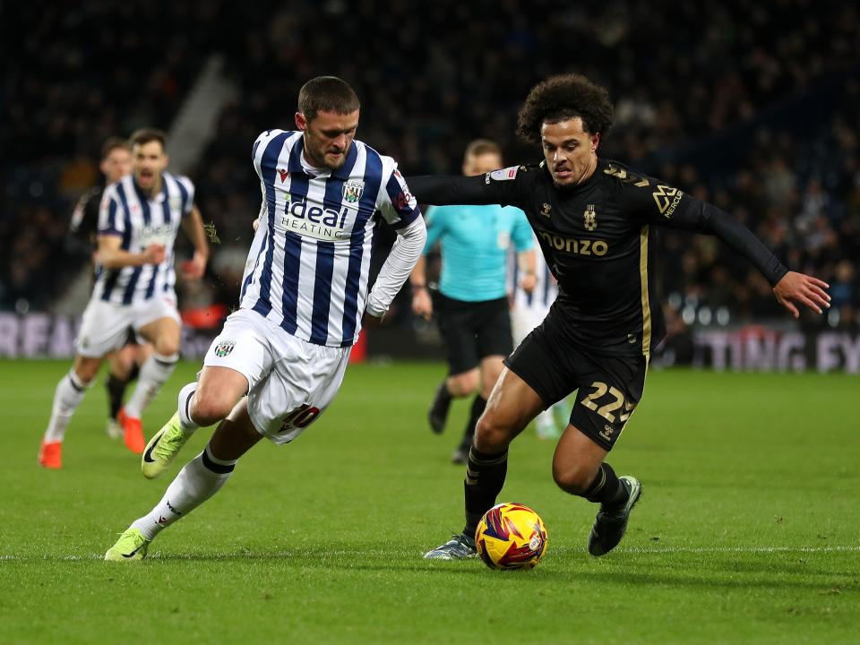John Swift on the ball against Coventry City 