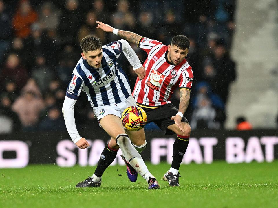 Tom Fellows on the ball against Sheffield United 