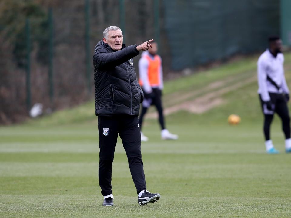 Tony Mowbray watching a training session
