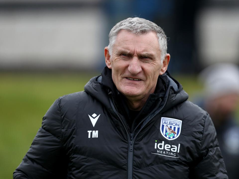 Tony Mowbray watching a training session