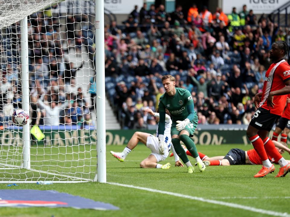Callum Styles scoring against Luton Town