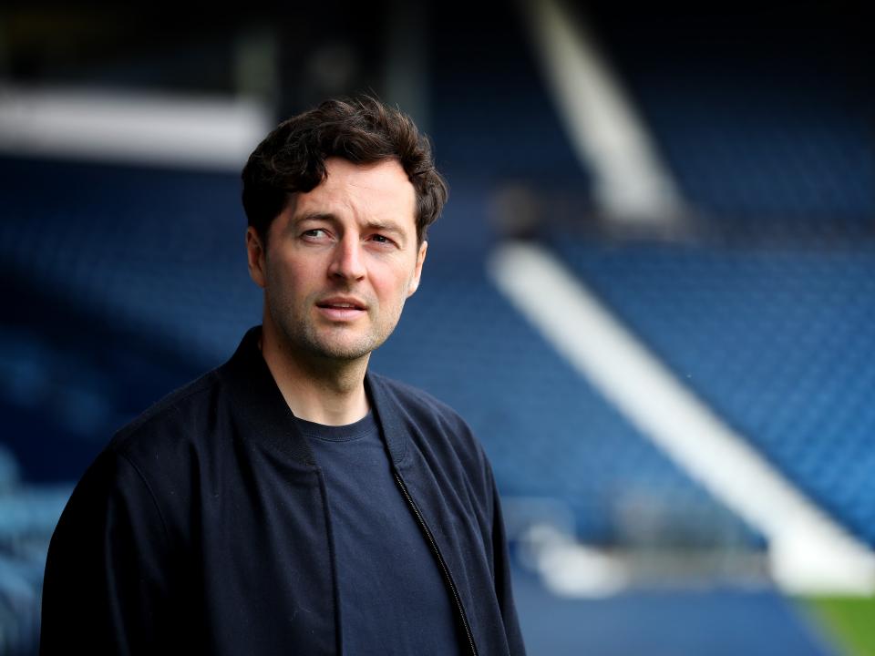 Ryan Mason looking around The Hawthorns