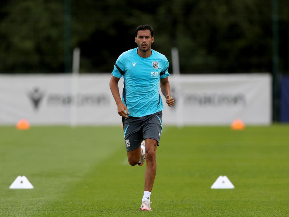 Gianluca Frabotta running during a training session