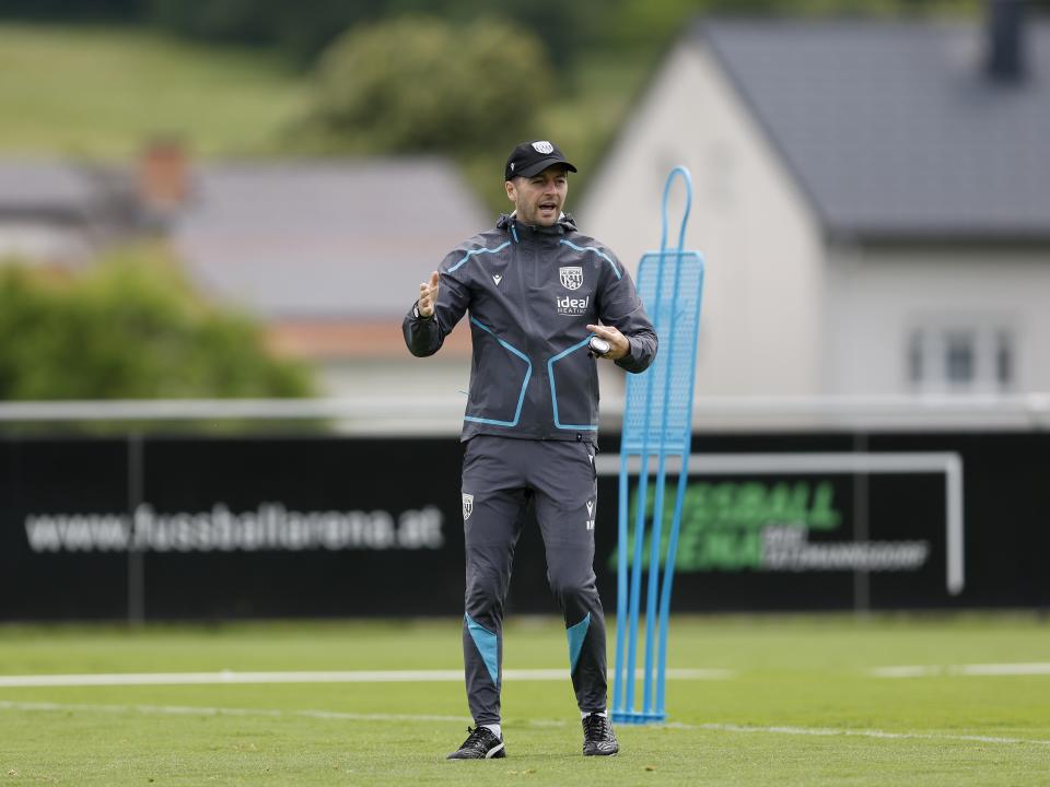 Ryan Mason giving instructions on the training pitch