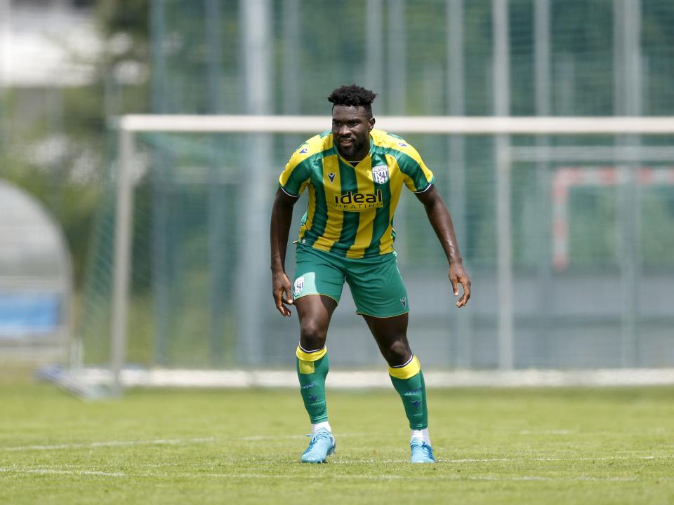 Daryl Dike in action against Dynamo Kyiv in pre-season in Austria 