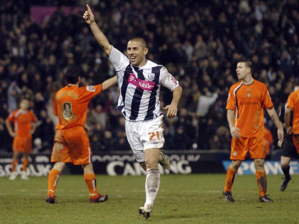 Kevin Phillips at scores against Luton Town (12 January 2007)