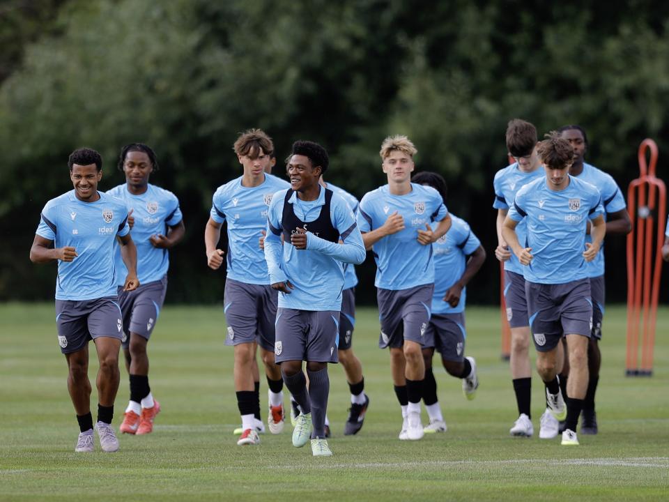 A photo of Albion U18s in the 2025/26 training kit