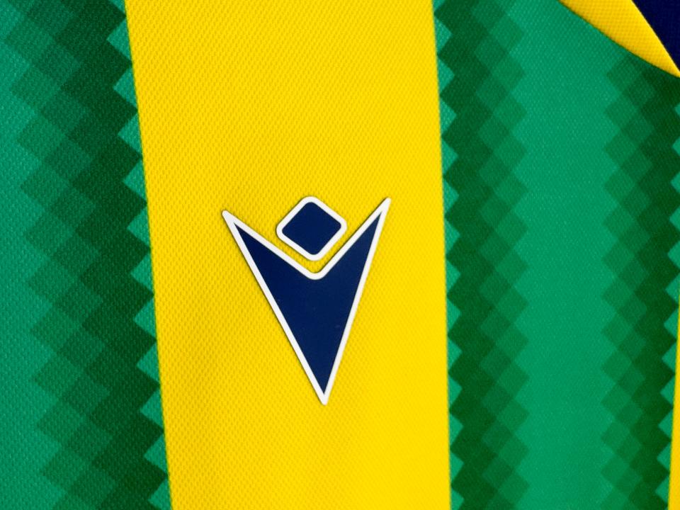 A shot of our 2025/26 away shirt.