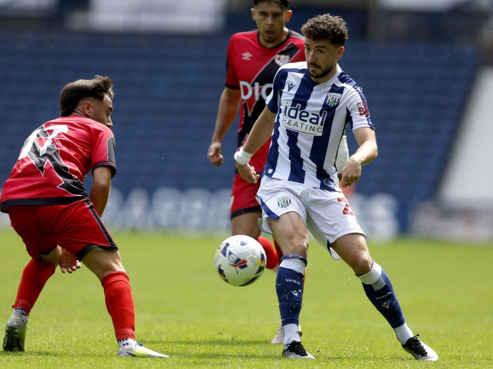 Mikey Johnston in action against Rayo Vallecano