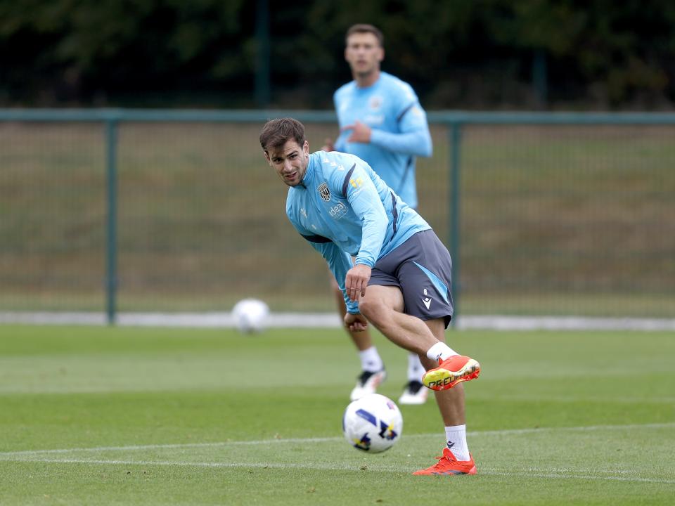 Jayson Molumby on the ball during training 