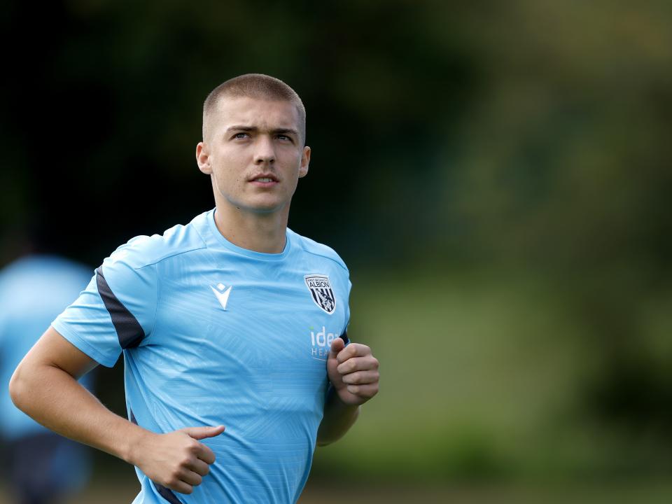 Alfie Gilchrist running in training