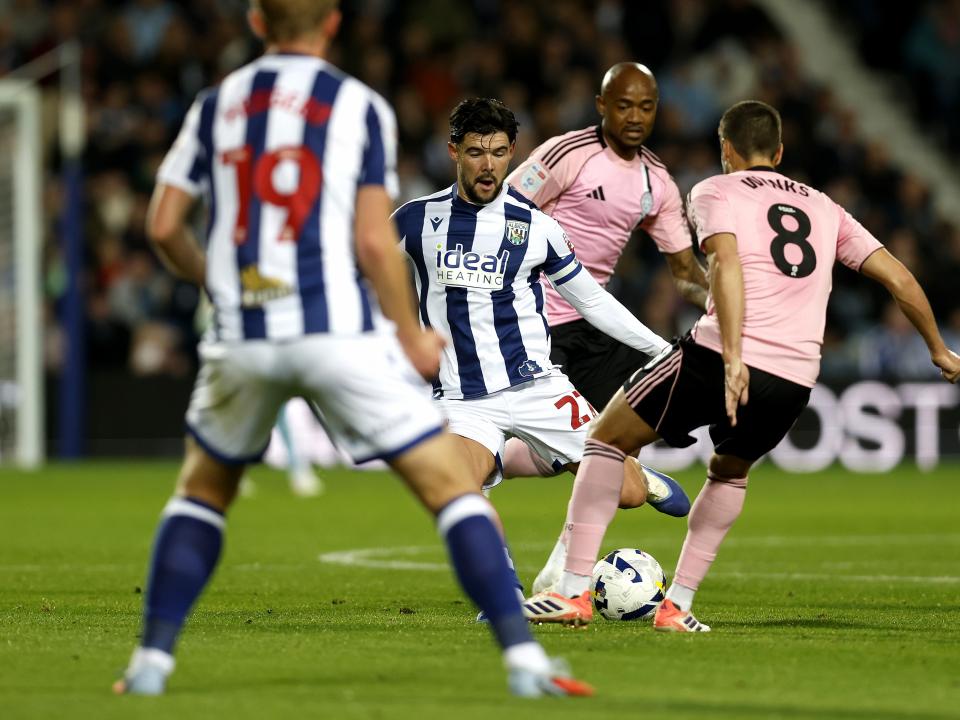 Alex Mowatt in action against Leicester 